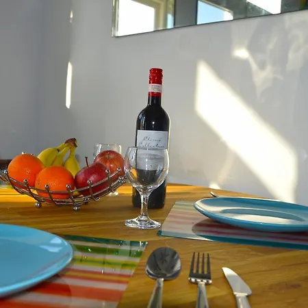 Sirena Suites Bed and Breakfast *